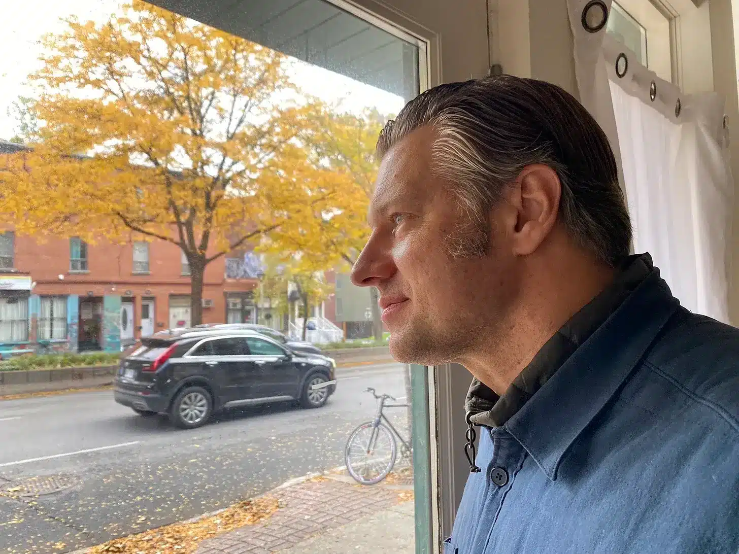 David Chapman, the program manager at Resilience Montreal, tours the shelter’s new site